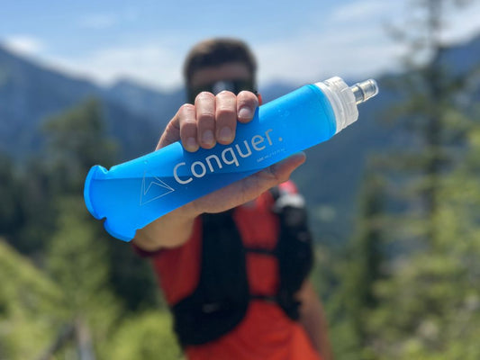 Hydration beim Laufen: Wie viel trinken, wann und womit? - Conquer.